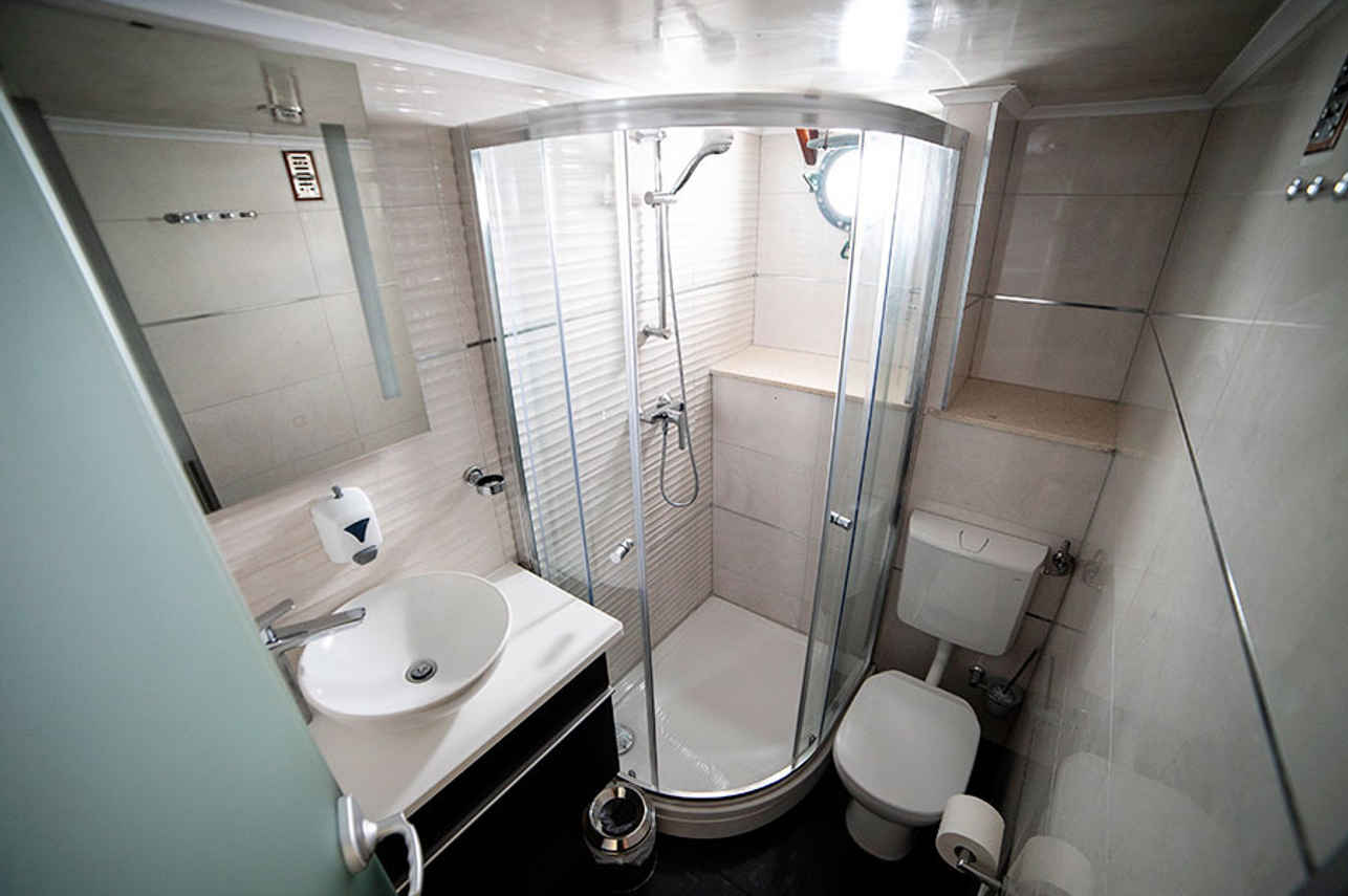 #en-suitebathroom - Magellan