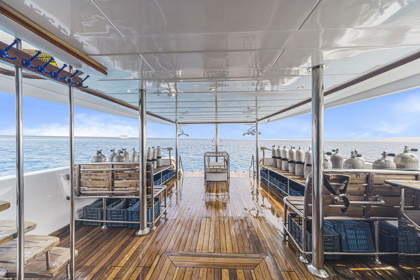 Dive deck - SS Serena Dreams