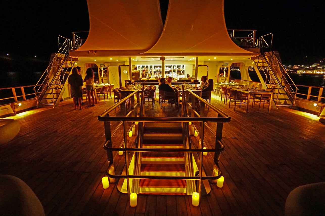 Outdoor Lounge - Elysium