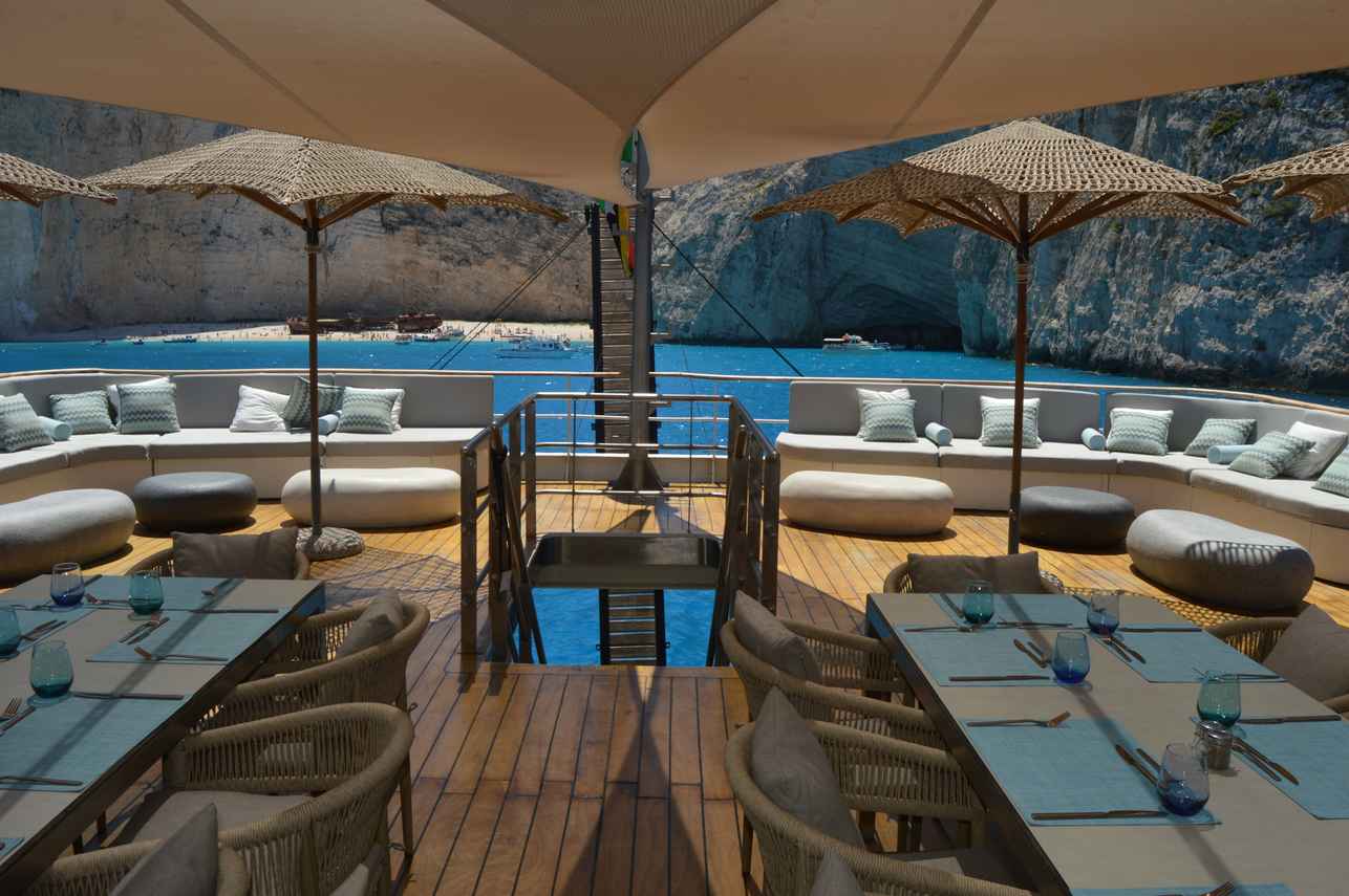 Outdoor Lounge - Elysium