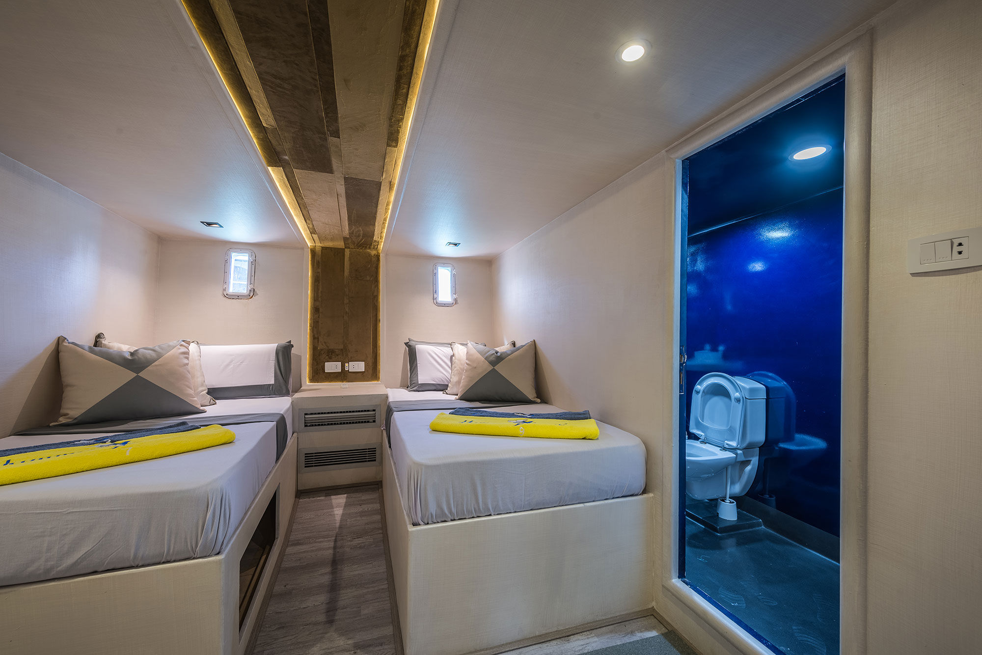 Lower Deck Cabin - Hammerhead II