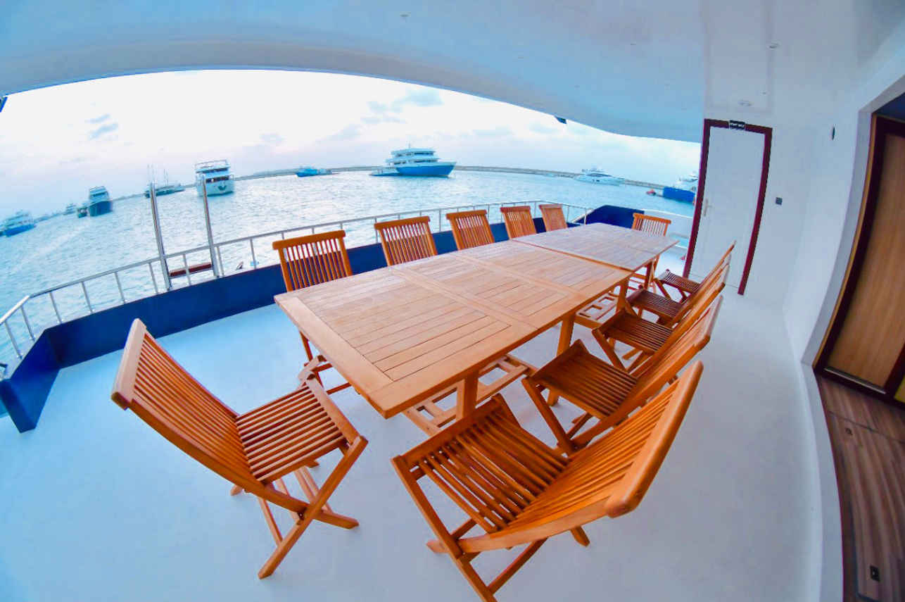 Outdoor Lounge