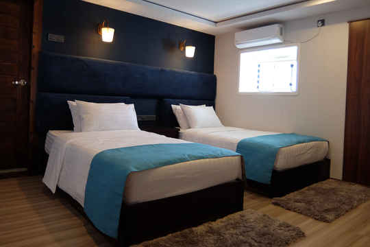 Deluxe Twin Cabins 