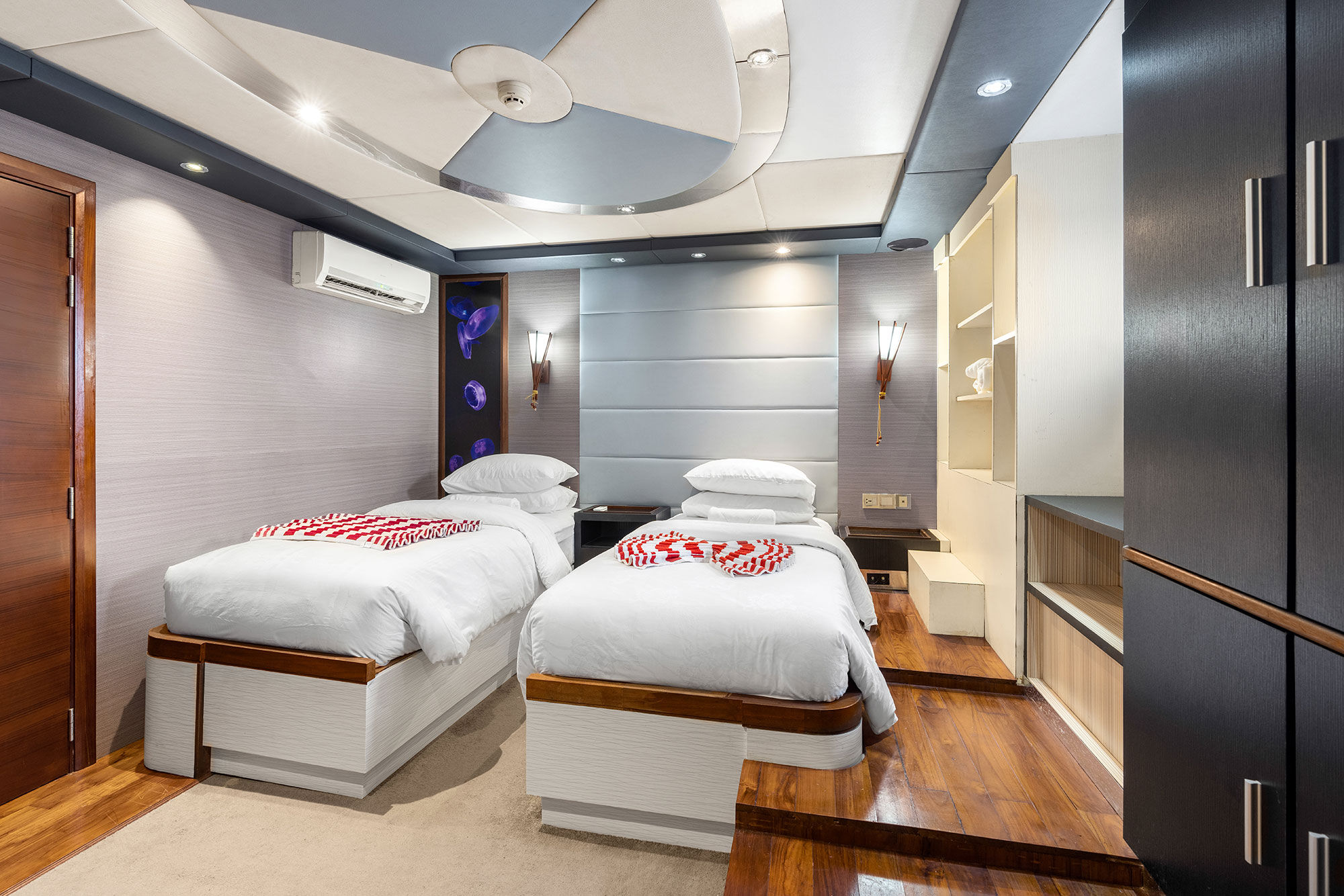 Lower Deck Cabin - Seafari Explorer 2