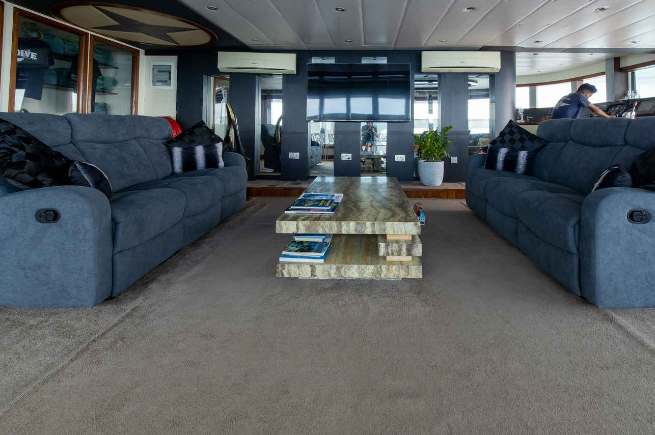 Salão fechado - Seafari Explorer 2