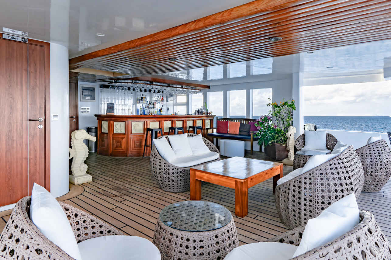 Outdoor Lounge - Seafari Explorer 2