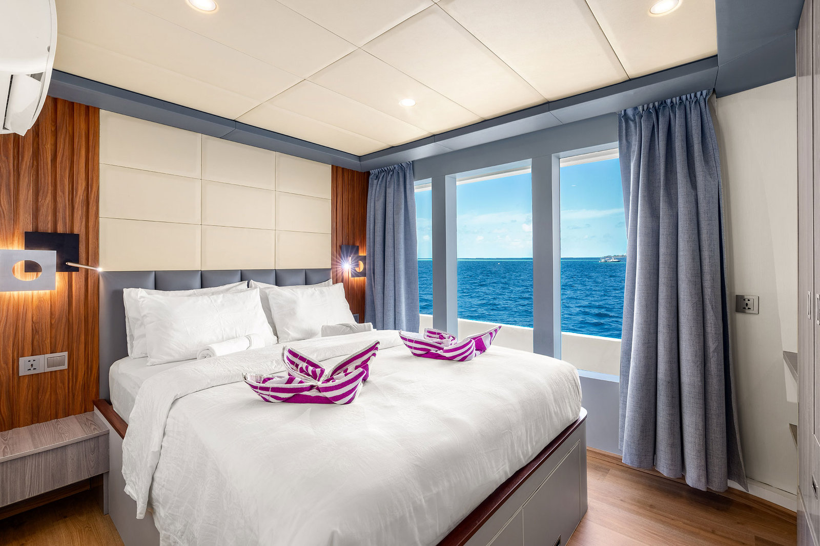 Upper Deck Cabins, photo 1