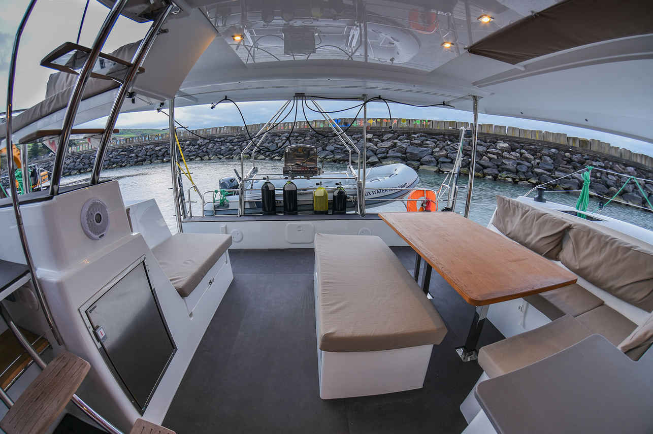 Salon exterior  - Water And Wind