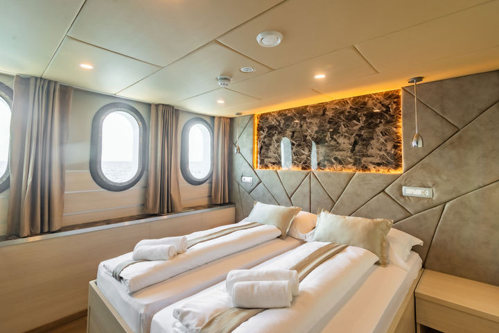 symphony zadar yacht price