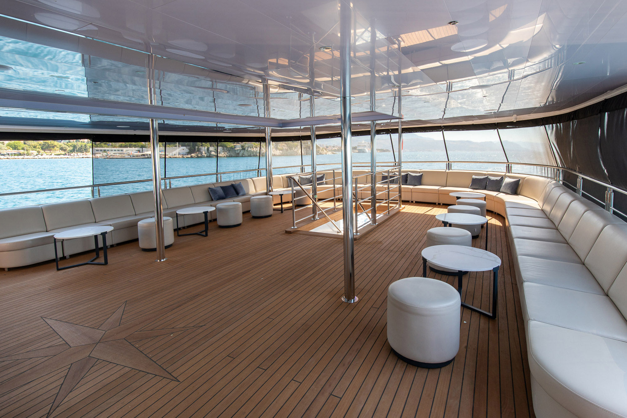 Salon exterior  - Adriatic King