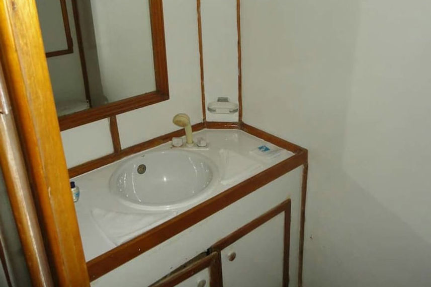 #en-suitebathroom - Gloria Royal
