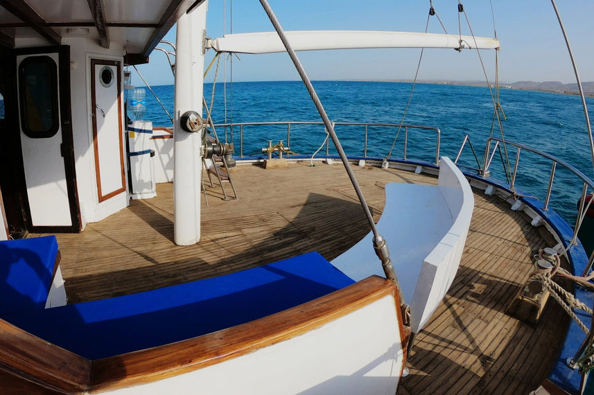 Sun Deck - Gloria Royal