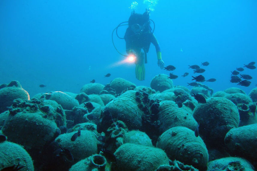 Melina Amphora