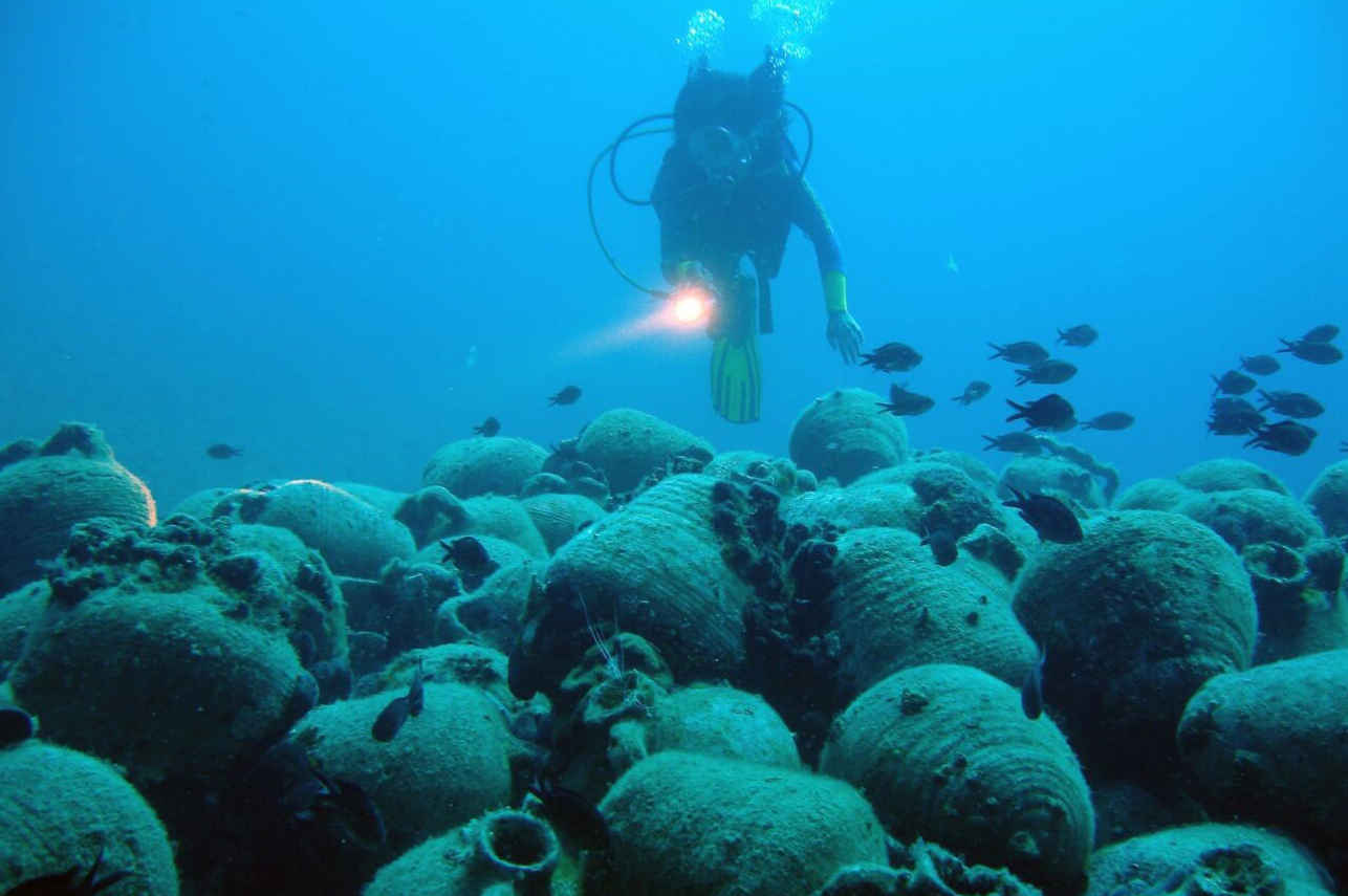 Melina Amphora