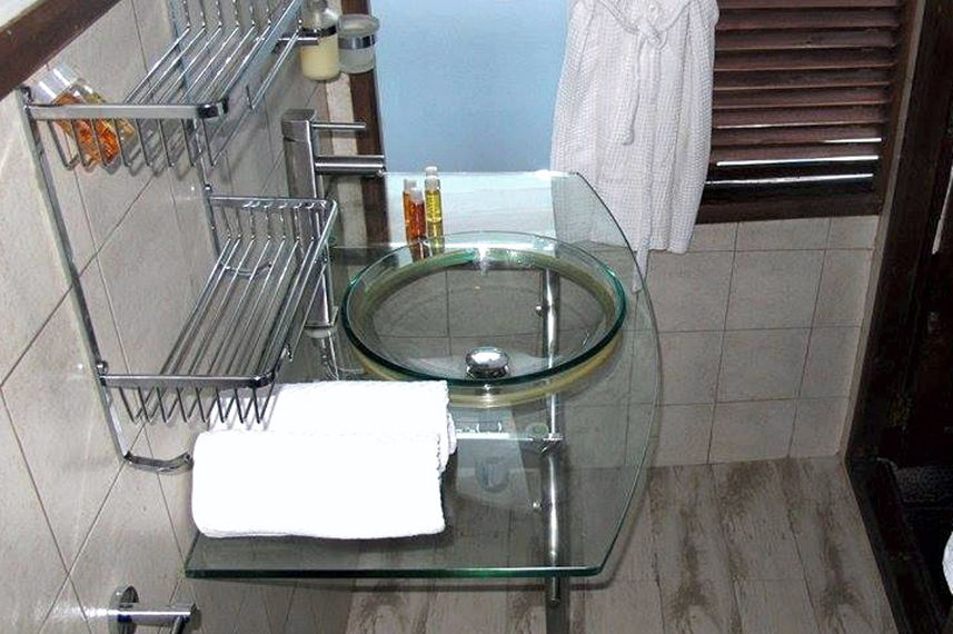#en-suitebathroom - Stella 1