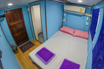 Cabin #2 Beds Left - ENSUITE DBL