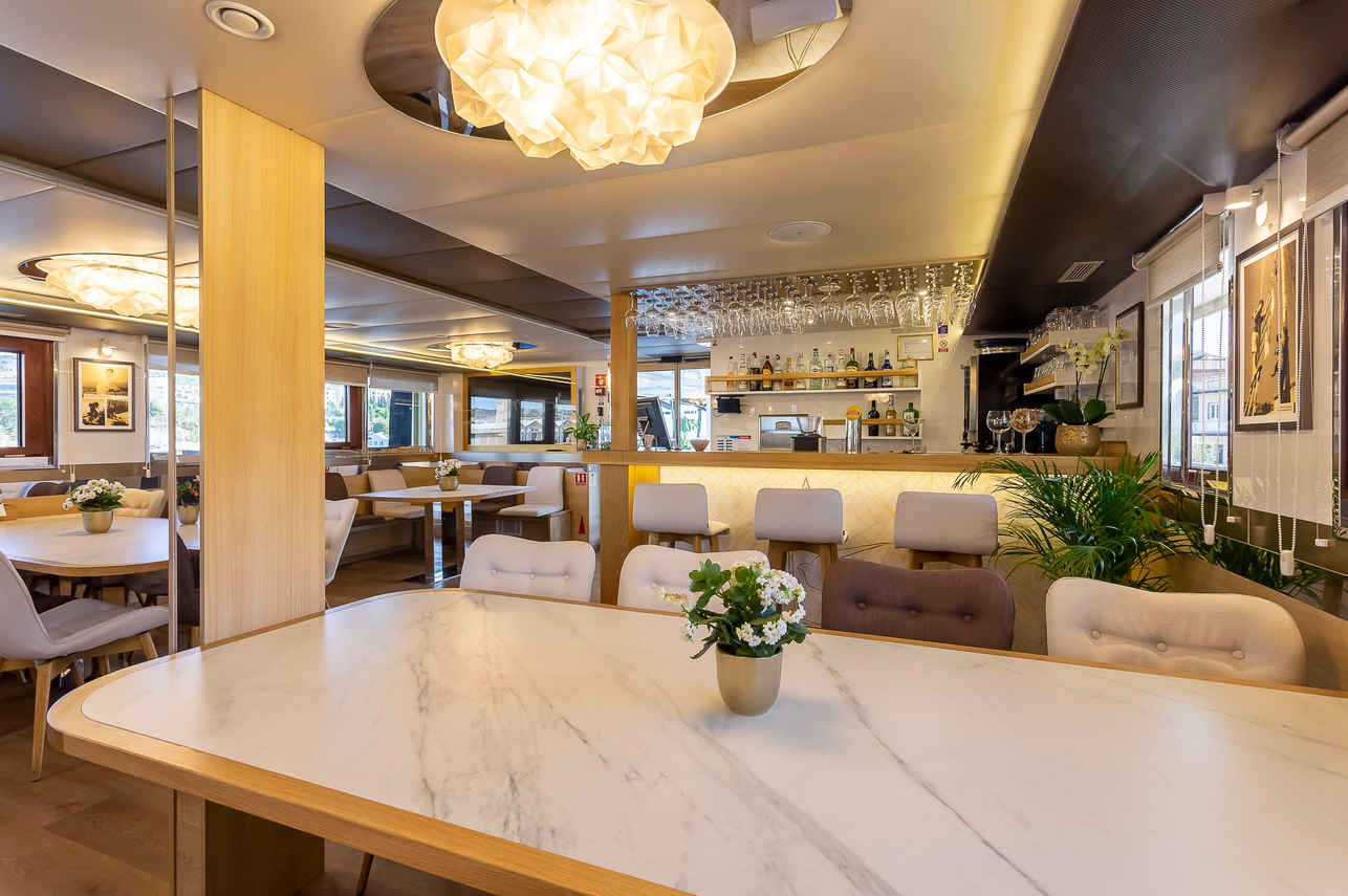 Dining Room - Lastavica