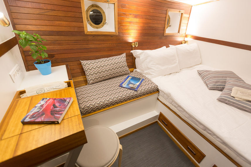 Triple VIP Cabin