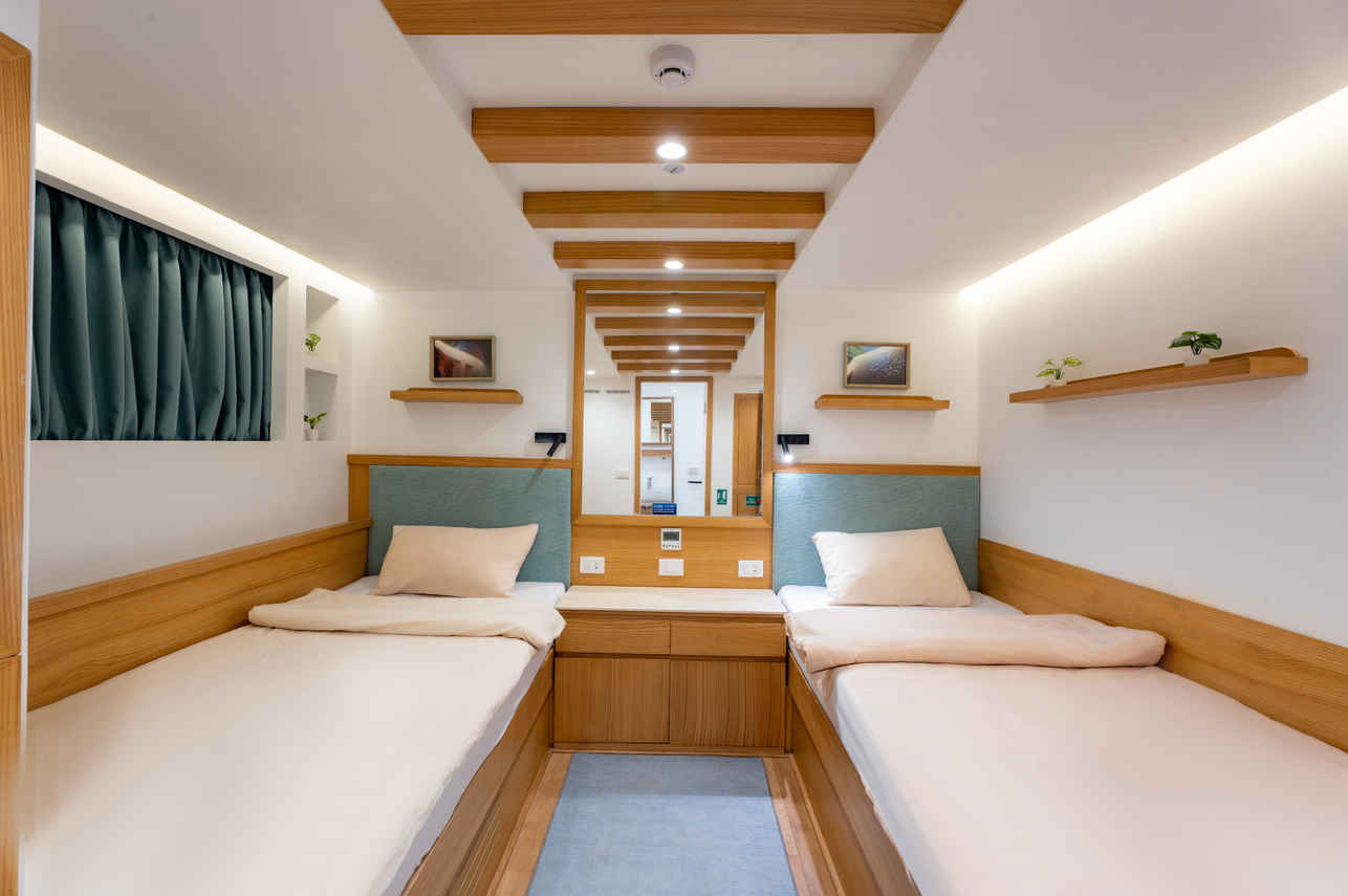 Lower Deck Twin
