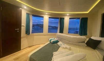 Upper Deck Panoramic Suites