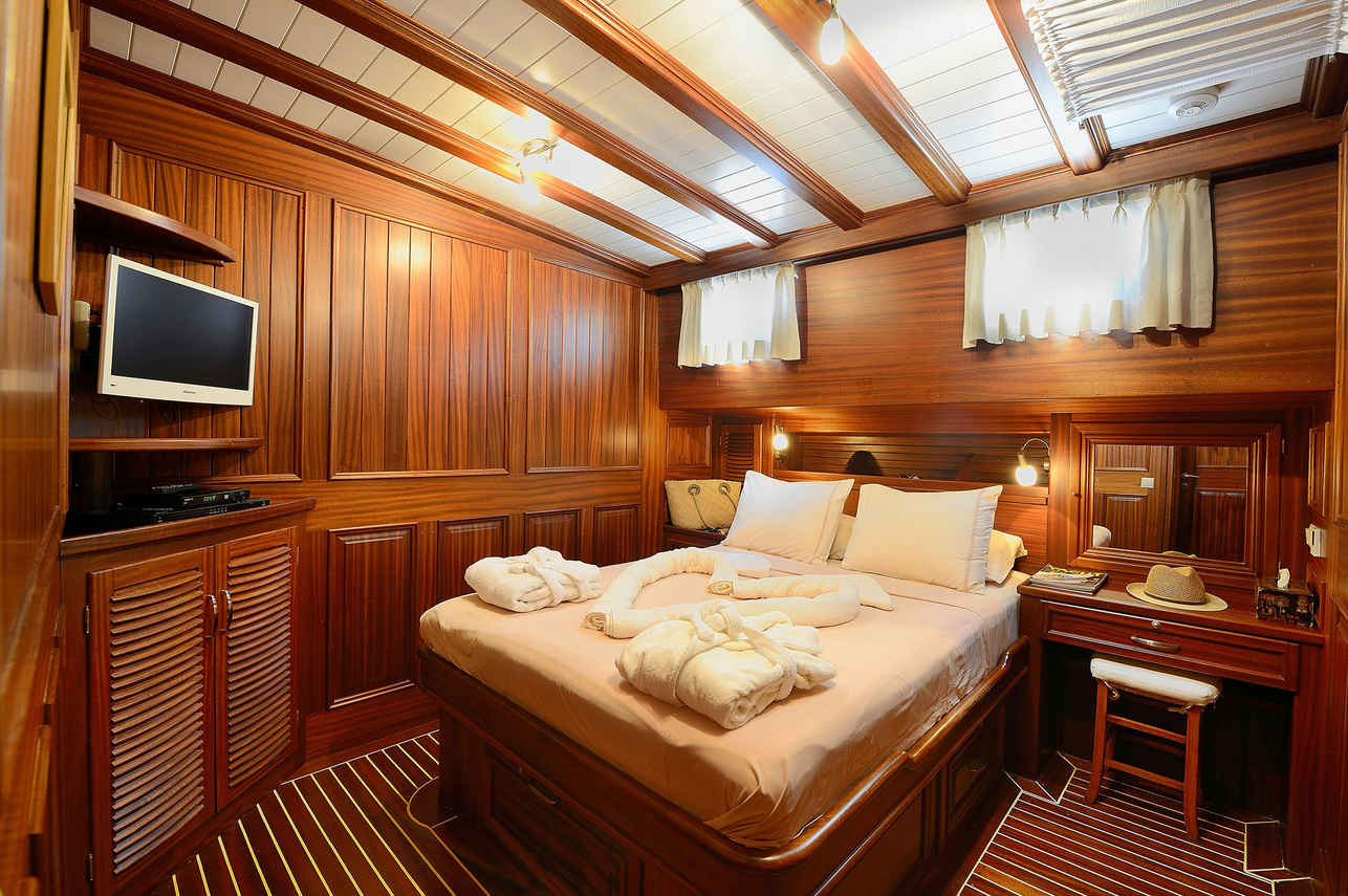 Double Cabin - Zephyria II