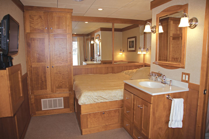 Single Cabin (B6)