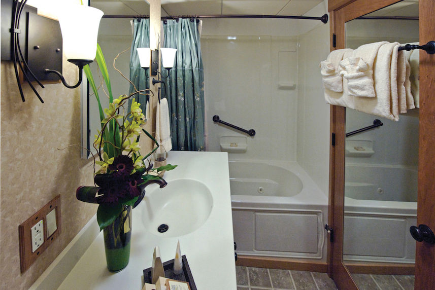 En-Suite bathrooms - Safari Explorer