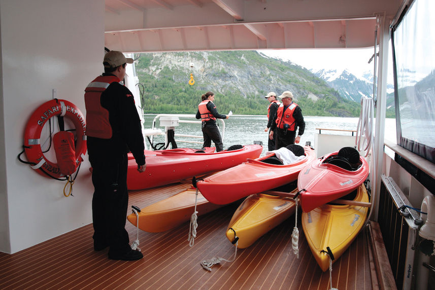 Kayak di bordo - Safari Explorer