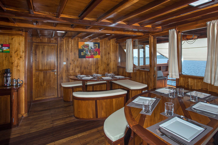 Dining Room - Jelajahi Laut