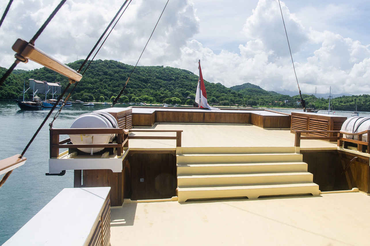 Top Deck