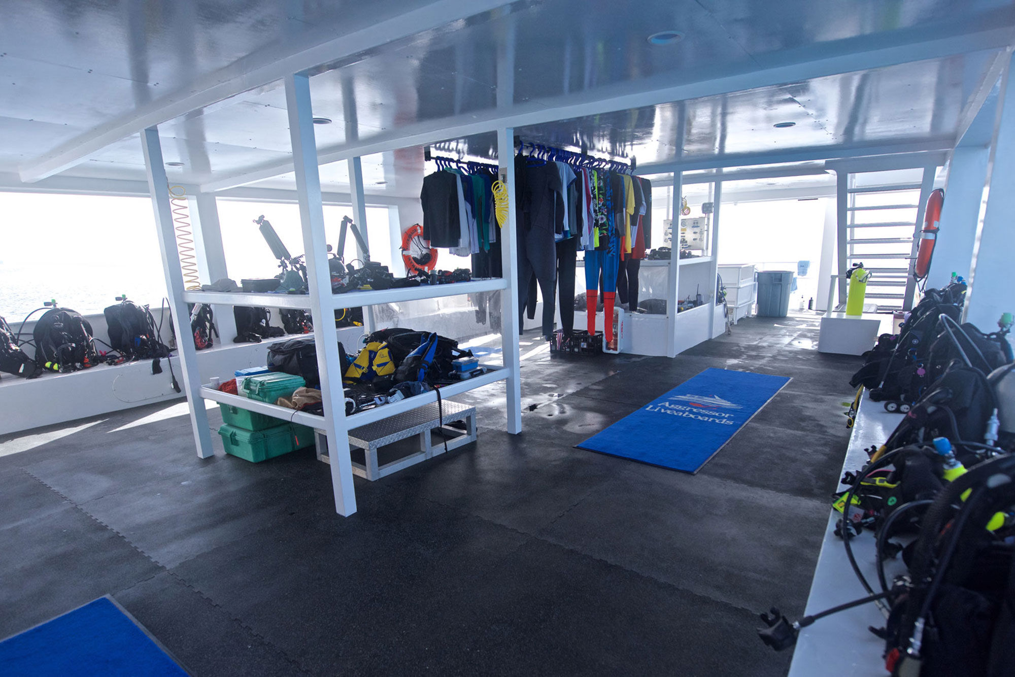 Dive deck - BVI Aggressor