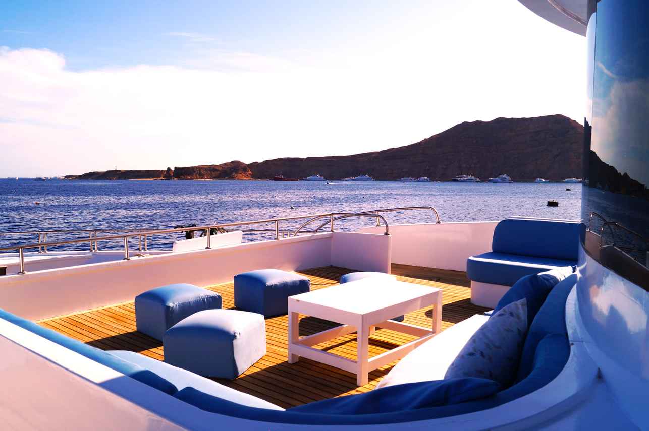 Outdoor Lounge - Carlton