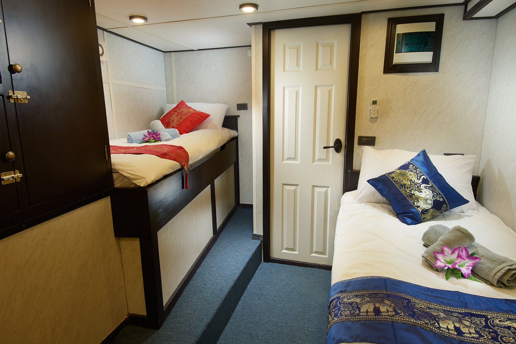 Twin Cabin - Solomons Master