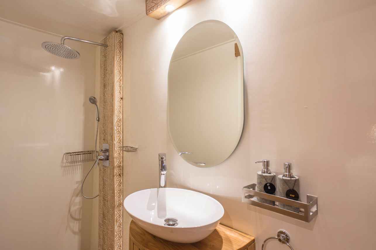En-suite badkamers - Emperor Harmoni
