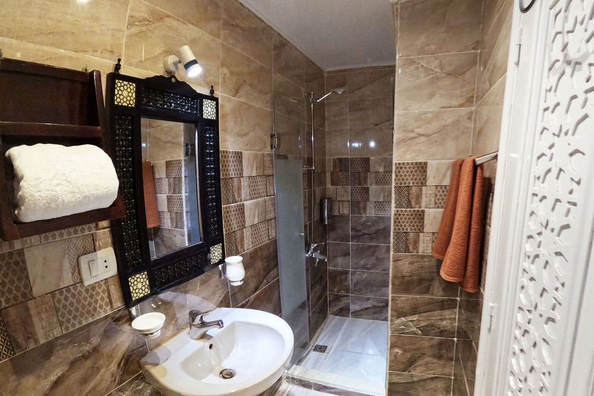 En-Suite bathrooms - Nile Queen II