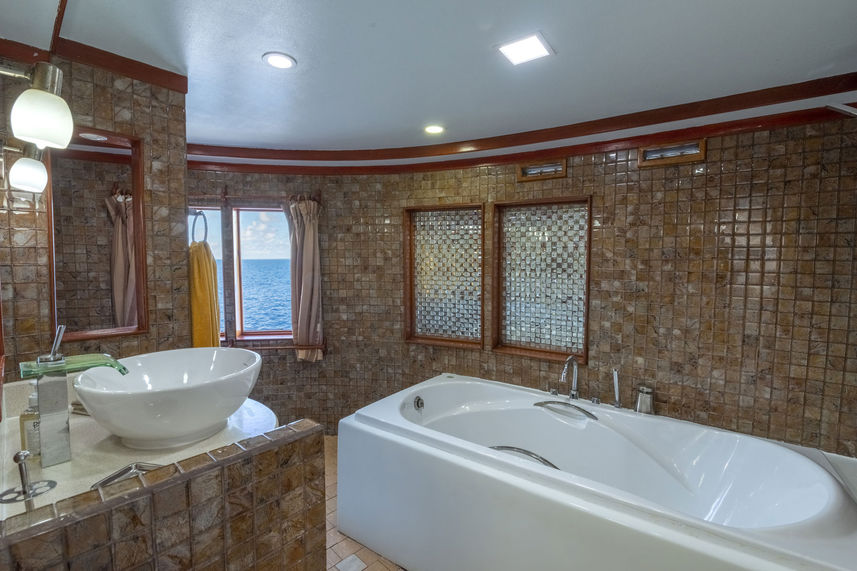 Suite Executive Bathroom