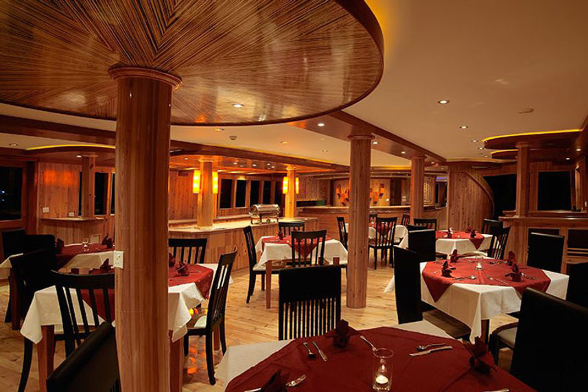 Sala de Jantar - Top Class Cruising - Sunseeker