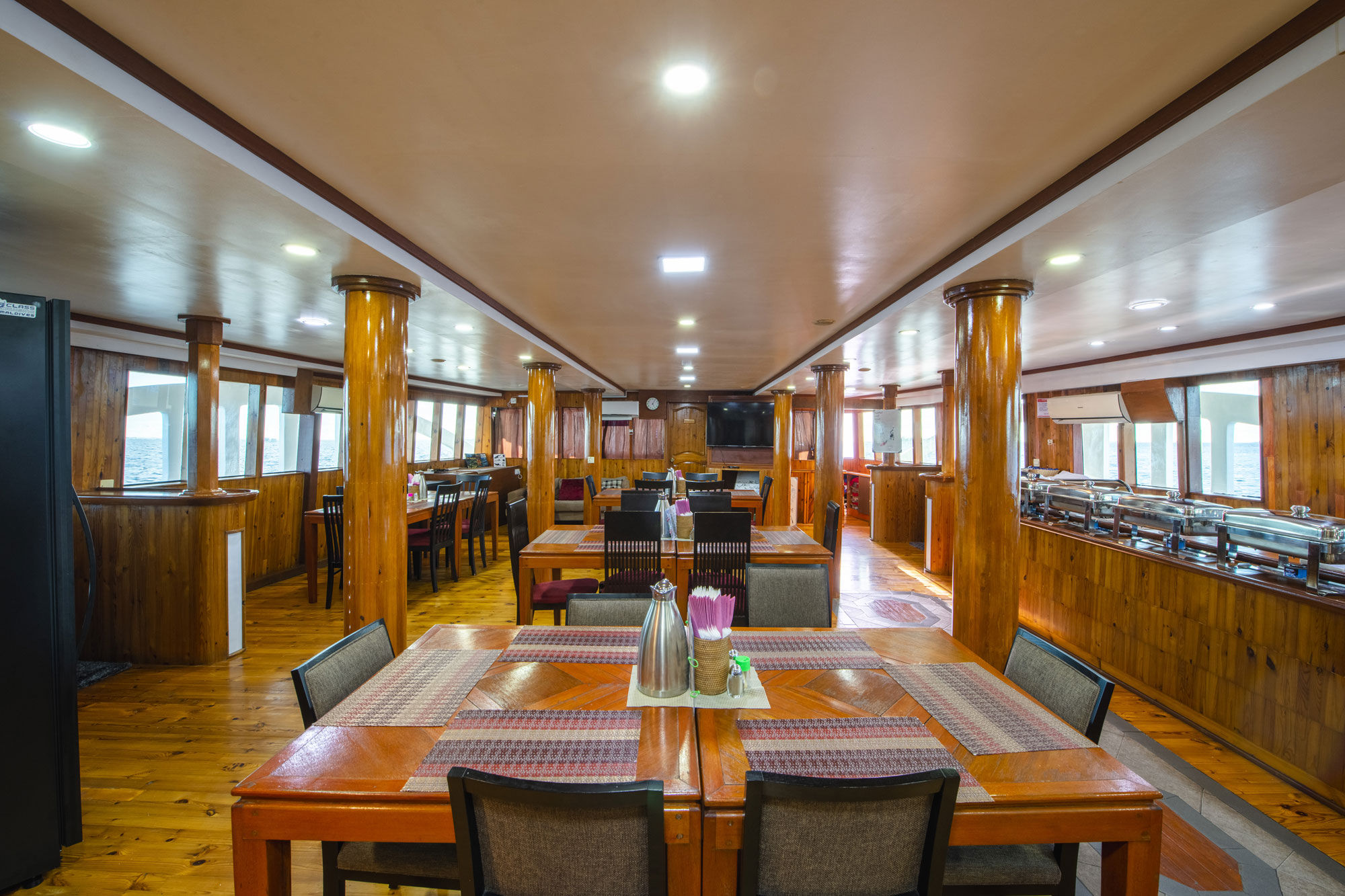 Dining Room - Top Class Cruising - Sunseeker