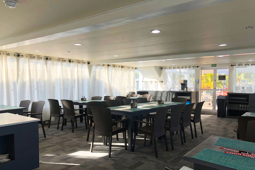 Dining Room - Jardines Avalon Fleet