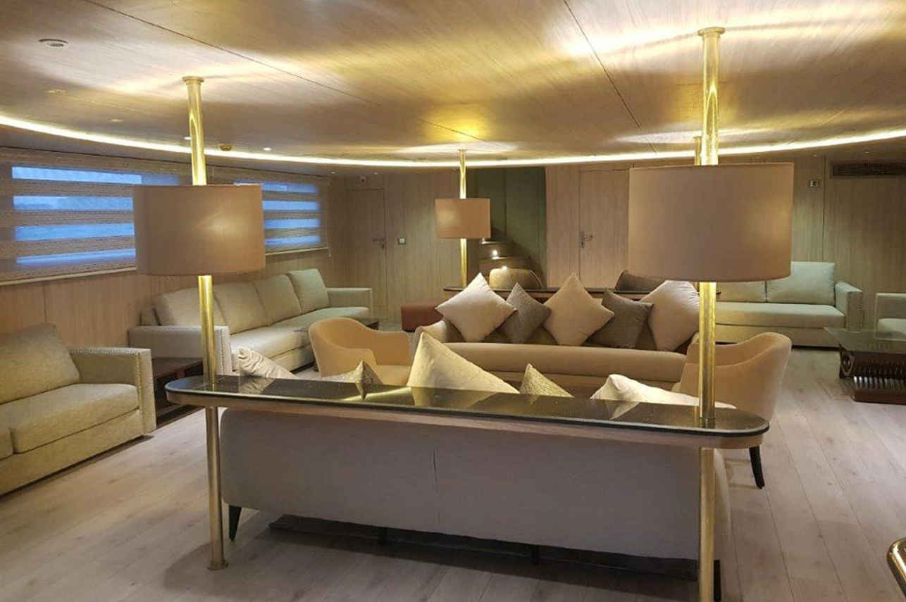 Indoor-Salon - Captain Sparrow