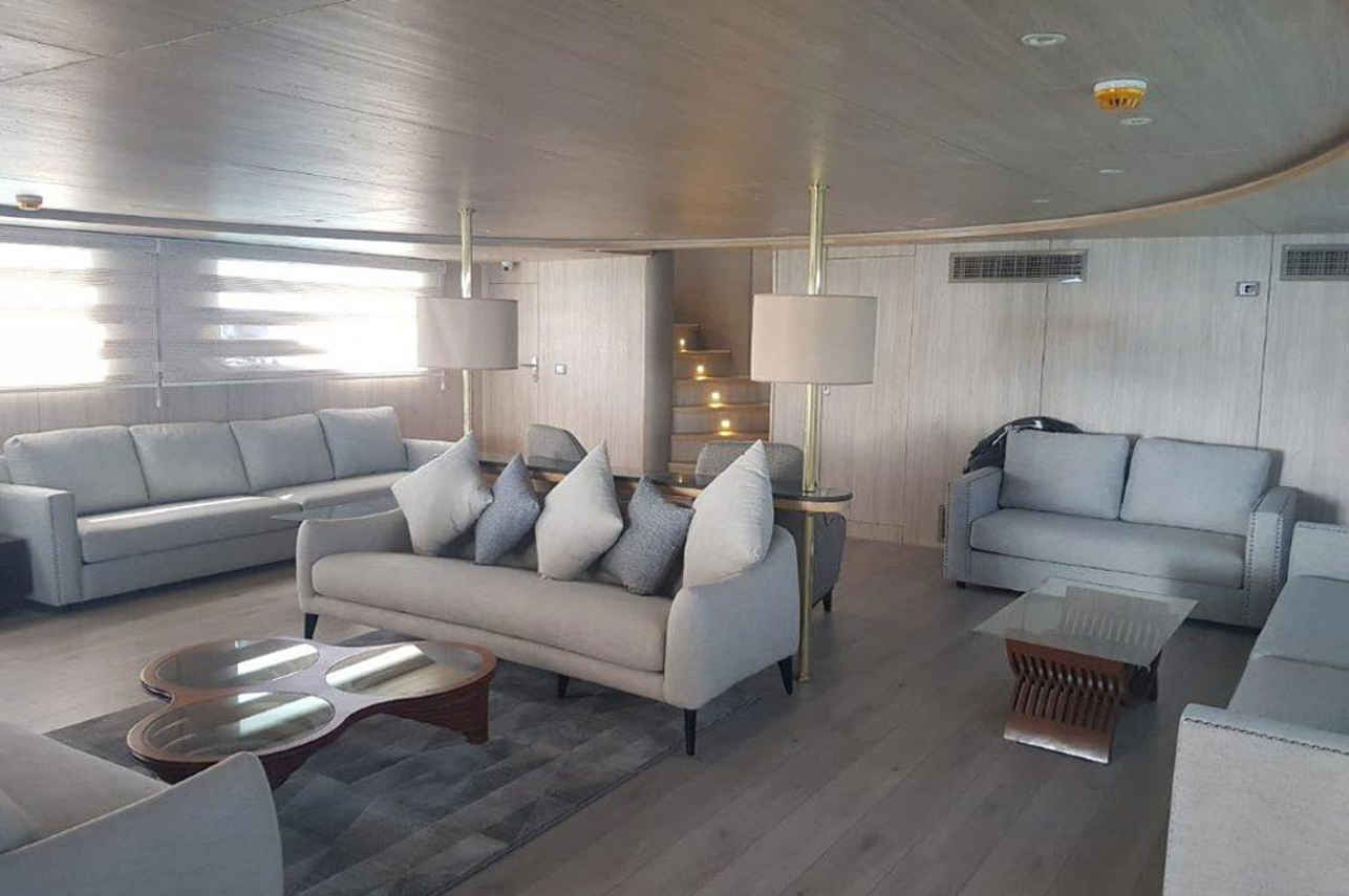 Indoor-Salon - Captain Sparrow