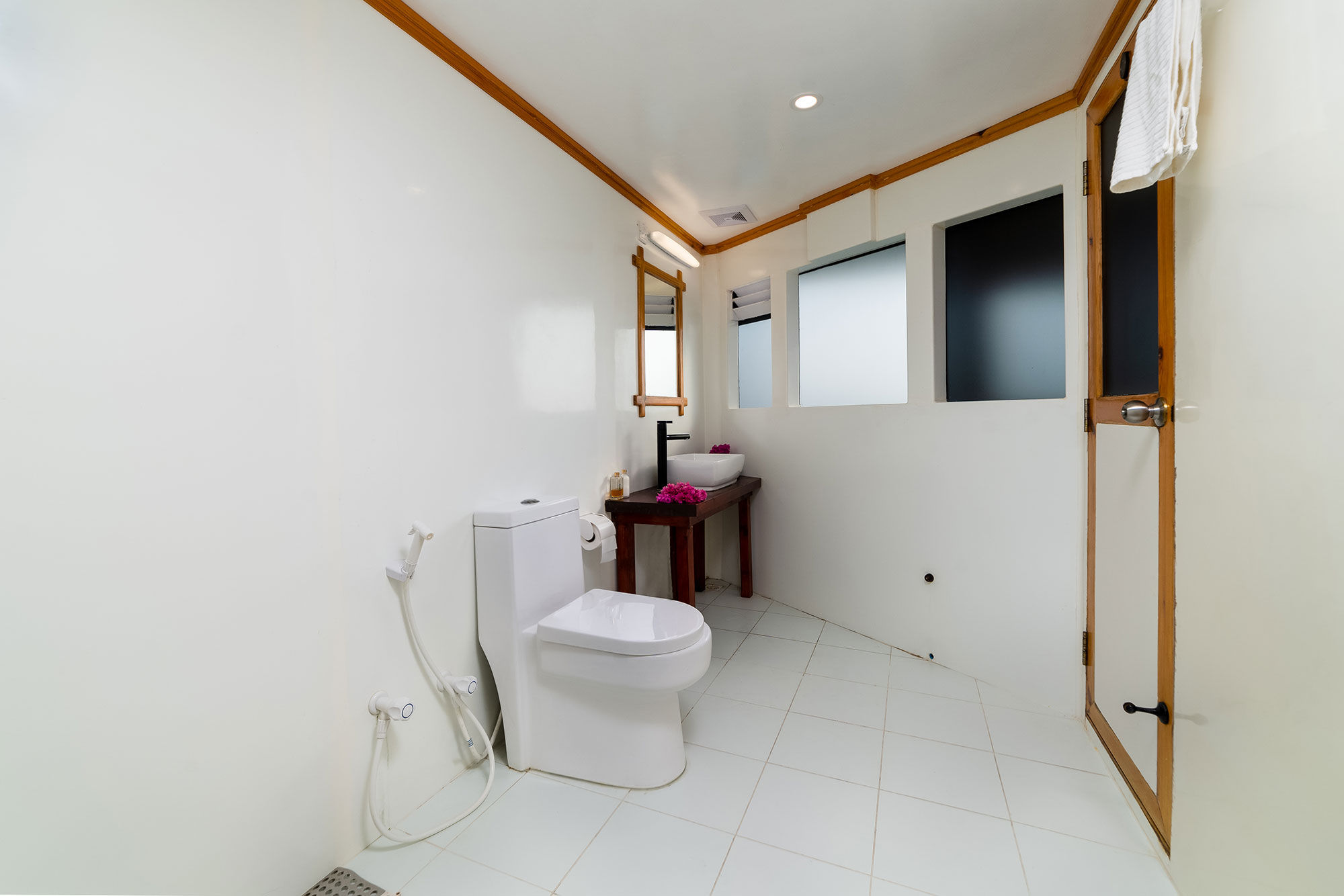 En-Suite bathrooms - Orca M7