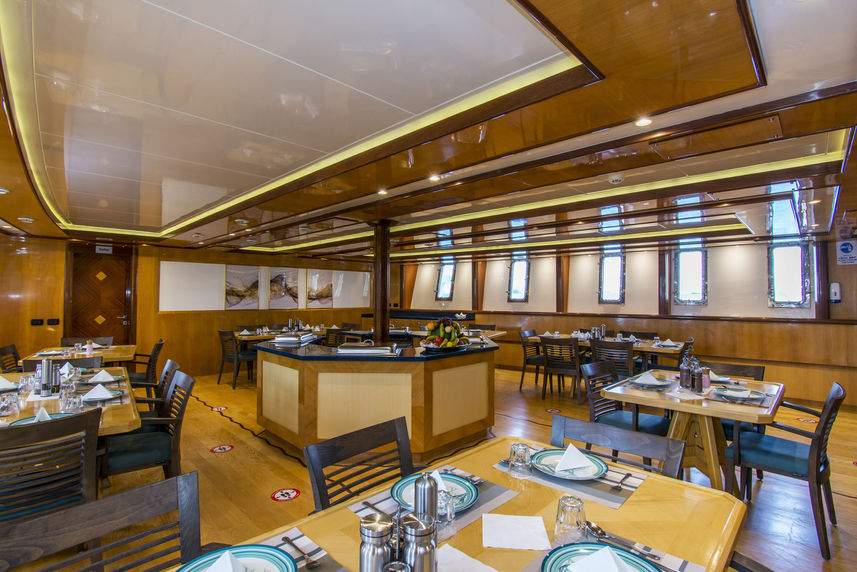 Dining Room - Golden Dolphin IV