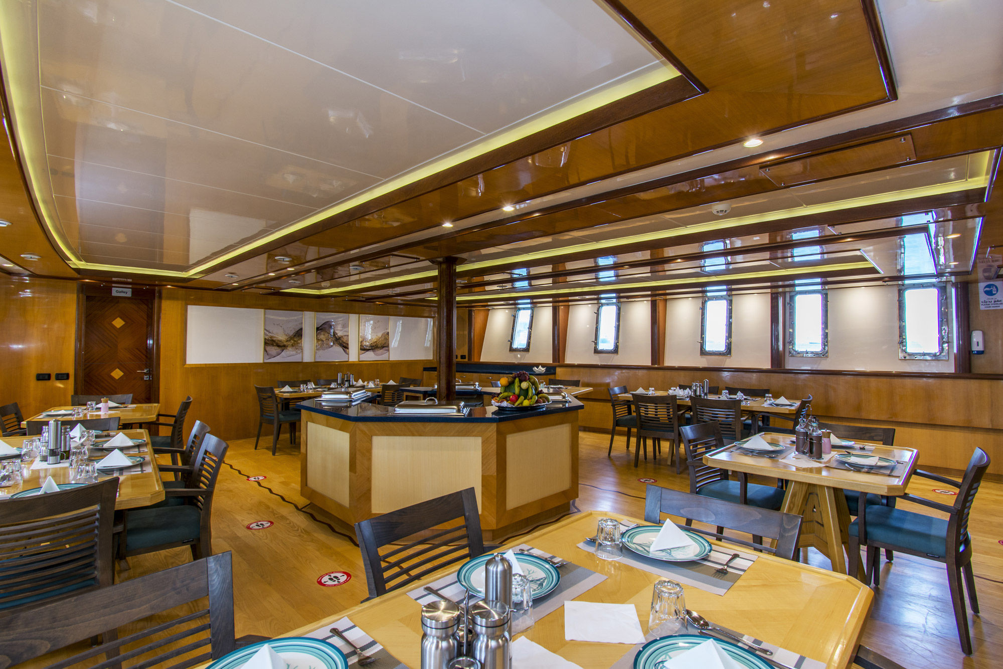 Restaurant - Golden Dolphin IV