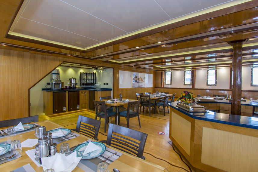 Dining Room - Golden Dolphin IV