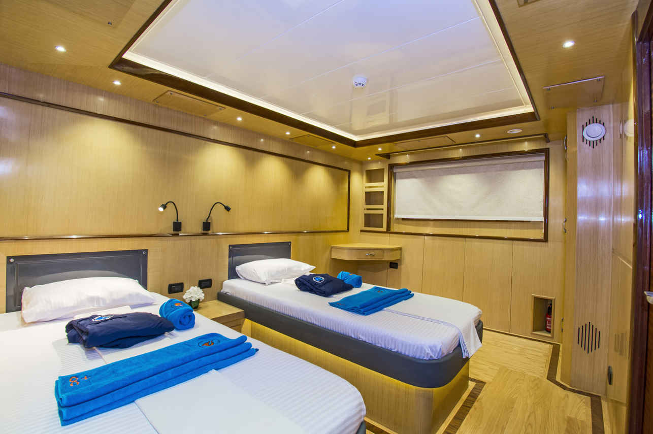Twin Cabin - Golden Dolphin IV