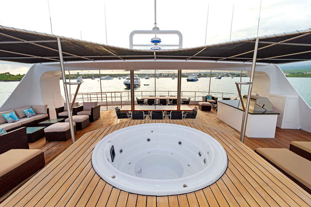 Jacuzzi - Reina Silvia Voyager