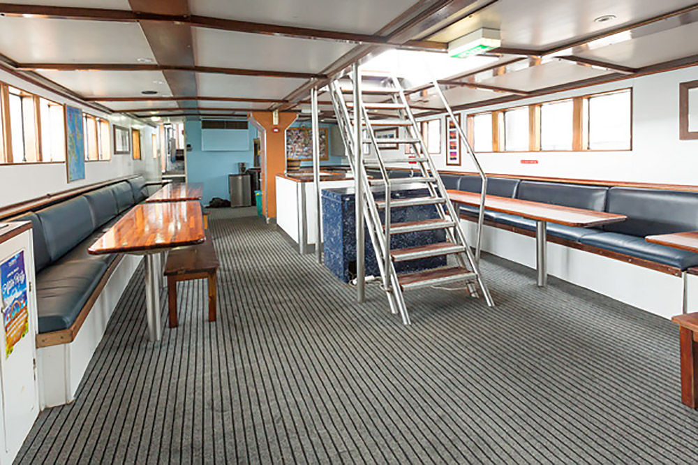 Indoor-Salon - Atlantic Clipper