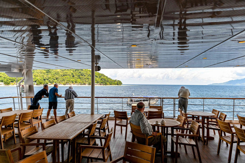 Comedor al Aire Libre - Coral Adventurer