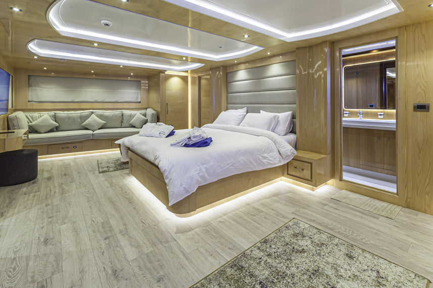 Mastersuite - Lower Deck